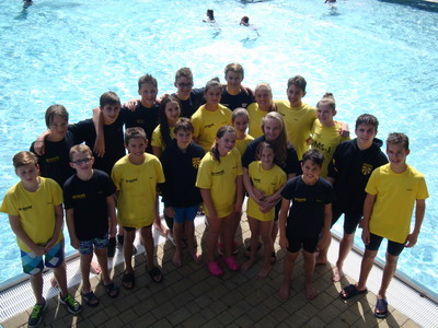 Foto mit allen Schwimmerinnen und Schwimmer